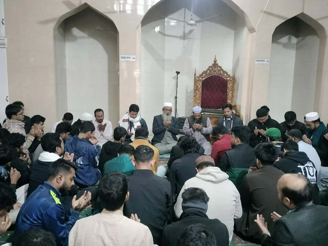 বেগম জিয়ার আত্মার মাগফিরাত কামনায় জাবি ছাত্রদলের দোয়া মাহফিল