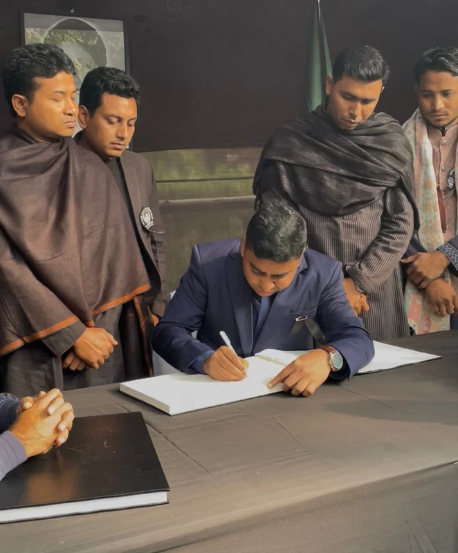 খালেদা জিয়ার শোকবই উন্মুক্ত করল ঢাবি ছাত্রদল