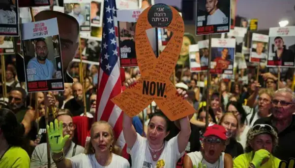 তেল আবিবে শান্তি চুক্তির দাবিতে ইসরায়েলিদের বিক্ষোভ