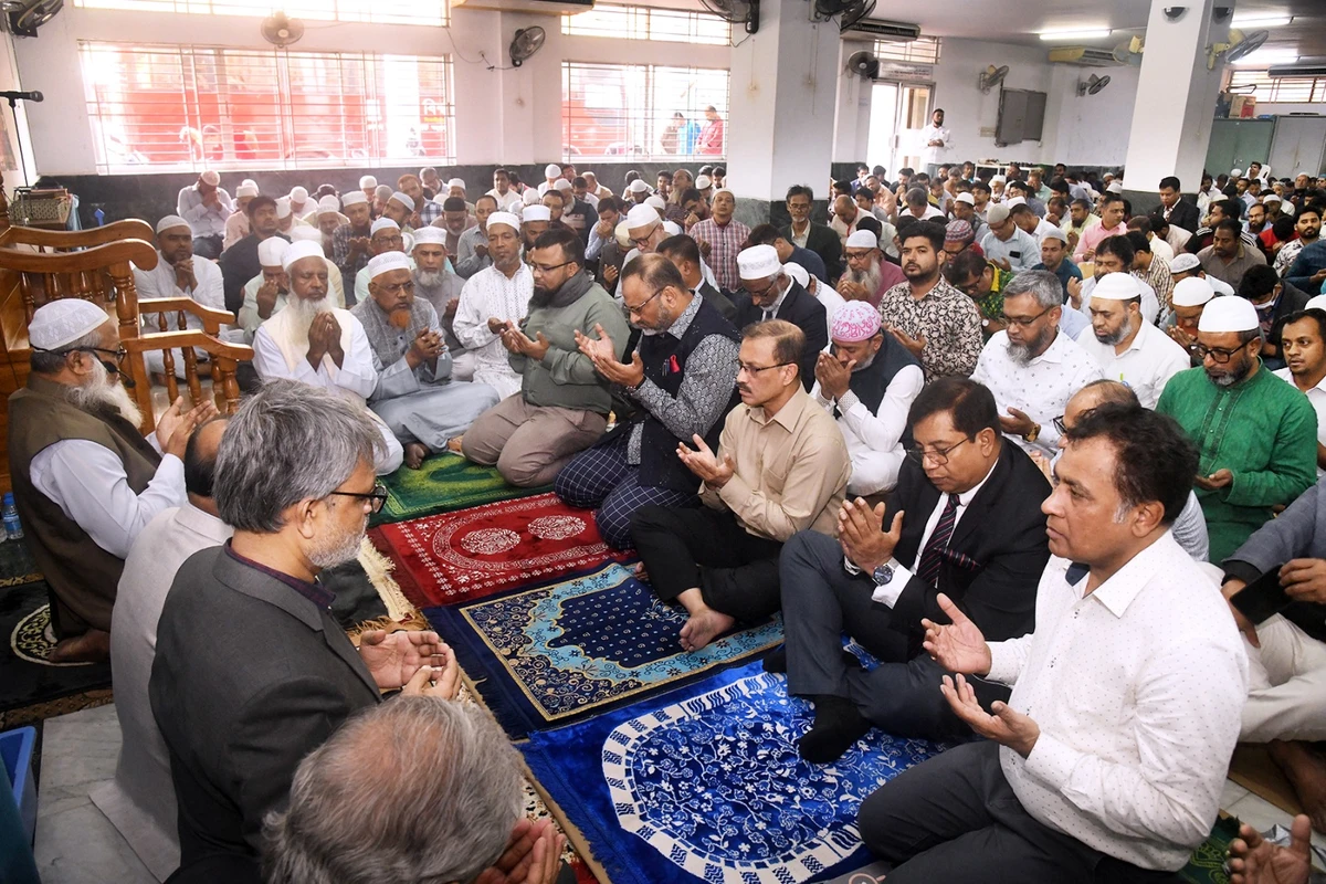 বেগম খালেদা জিয়ার রোগমুক্তির জন্য ঢাকা বিশ্ববিদ্যালয়ের বিশেষ দোয়া মাহফিল