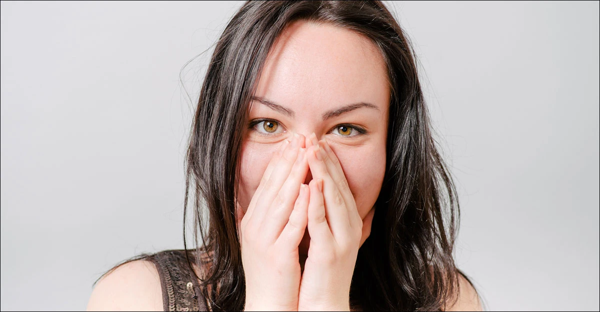 লজ্জা পেলেই কান-গাল লাল হয় কেন? জানুন অজানা তথ্য