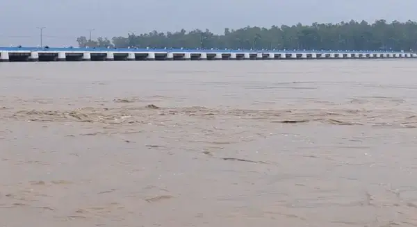 বিপৎসীমার ৩৫ সেন্টিমিটার ওপরে তিস্তার পানি, বন্যার শঙ্কায় নির্ঘুম মানুষ