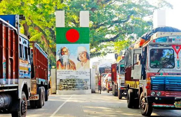 ভারতের ট্রান্সশিপমেন্ট বন্ধ: বেনাপোল থেকে ৪ পণ্যবাহী ট্রাক ফেরত এল