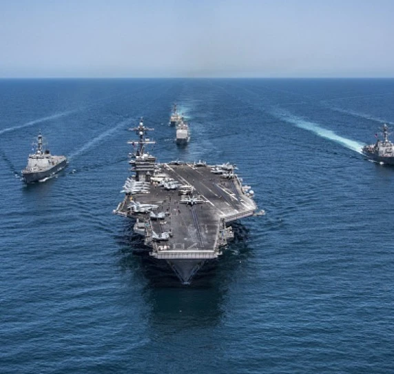 উত্তেজনার মধ্যে ইরানের উপকুলে যুদ্ধজাহাজের বিশাল বহর পাঠাল যুক্তরাষ্ট্র