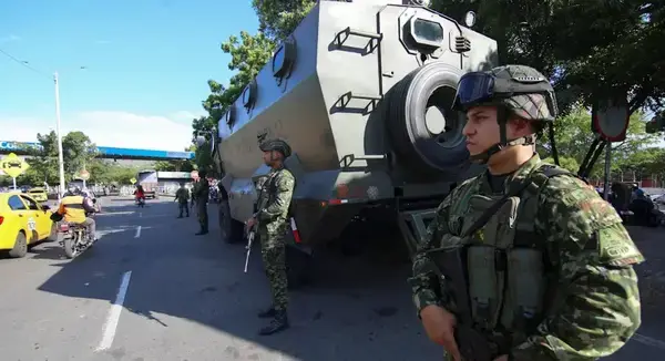 যুক্তরাষ্ট্র থেকে অস্ত্র কেনা বন্ধ ঘোষণা দিয়েছে যে দেশ