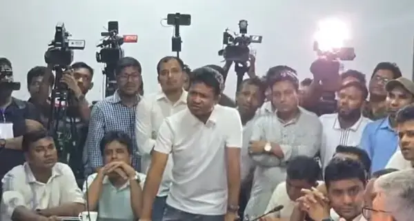 ডাকসু ইস্যুতে ভিসির সঙ্গে উচ্চবাচ্য ও বাকবিতণ্ডায় ছাত্রদল নেতারা