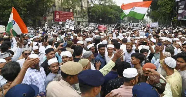 ওয়াক্ফ বিলের প্রতিবাদে উত্তাল কলকাতা