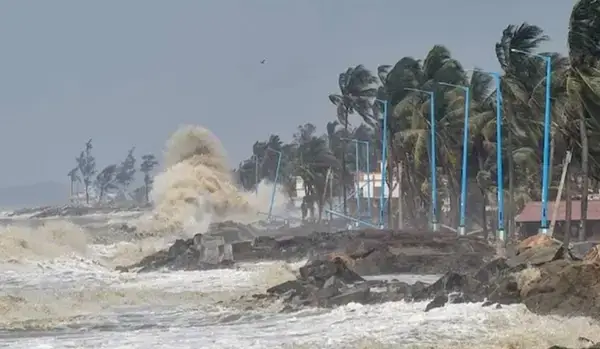 উপকূলে ৫ দিনের দুর্যোগে ১-৩ ফুট জলোচ্ছ্বাসের আশঙ্কা