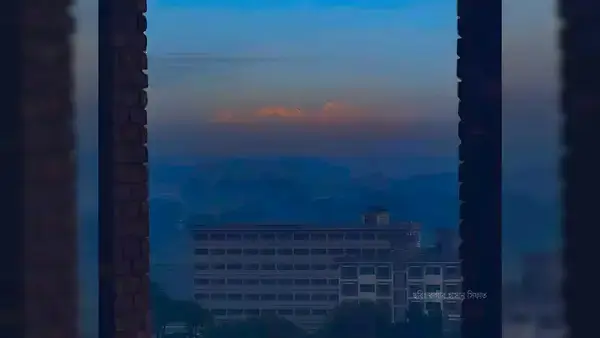 দিনাজপুর হাবিপ্রবি থেকে দেখা যাচ্ছে কাঞ্চনজঙ্ঘা