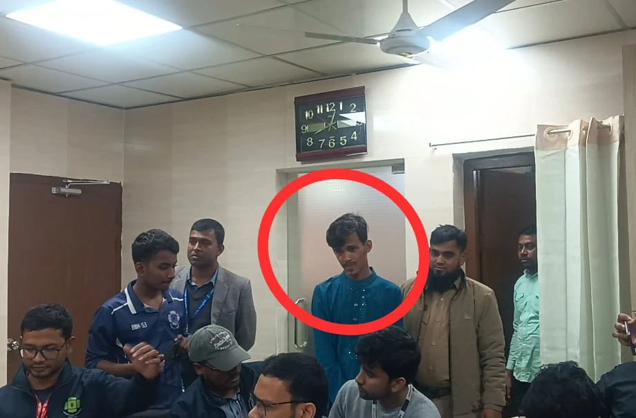 জাবিতে প্রক্সি দিতে এসে ঢাবি শিক্ষার্থী আটক, ১৫ দিনের কারাদণ্ড
